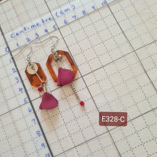 Load image into Gallery viewer, Asymmetrical Earrings - Resin / Acetate (Product ref: E328)
