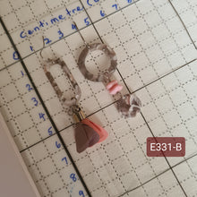 Load image into Gallery viewer, Asymmetrical Earrings - Resin / Acetate (Product ref: E331)