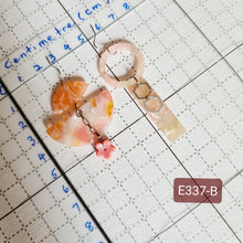 Load image into Gallery viewer, Asymmetrical Earrings - Resin / Acetate (Product ref: E337)