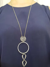 Load image into Gallery viewer, Contemporary Necklace - Silver Tone Pendant: Metal chain (Product ref: N105)