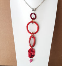 Load image into Gallery viewer, Contemporary Necklace - Resin / Acetate Pendant: Metal chain (Product ref: N101)