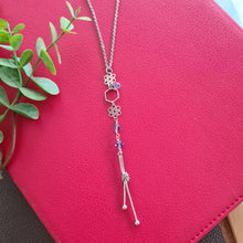 Load image into Gallery viewer, Contemporary Necklace - Silver Tone Pendant: Metal chain (Product ref: N305)