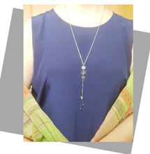Load image into Gallery viewer, Contemporary Necklace - Silver Tone Pendant: Metal chain (Product ref: N305)
