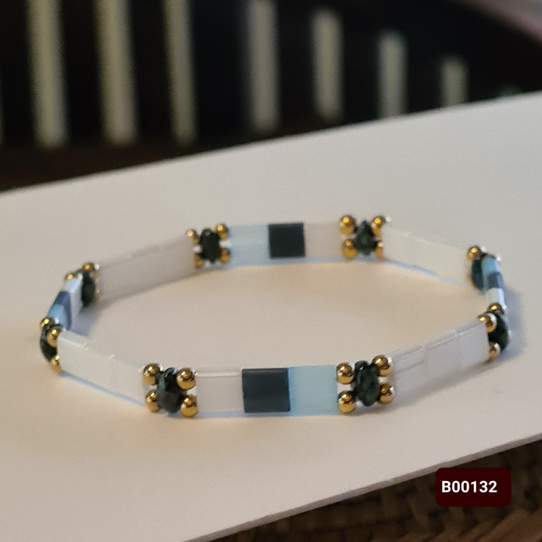 Bracelet -Glass Beads ( Product ref:  B00132)