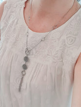 Load image into Gallery viewer, Contemporary Necklace - Silver Tone Pendant: Metal chain (Product ref: N253-S)
