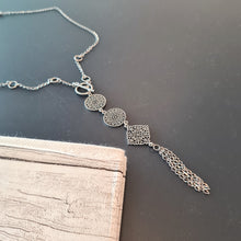 Load image into Gallery viewer, Contemporary Necklace - Silver Tone Pendant: Metal chain (Product ref: N255-S)
