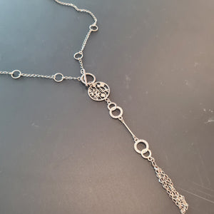 Contemporary Necklace - Silver Tone Pendant: Metal chain (Product ref: N256-Scr)