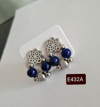 Load image into Gallery viewer, Stud Earrings - Gemstones (Product ref: E432)
