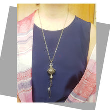 Load image into Gallery viewer, Contemporary Necklace - Silver Tone Pendant: Metal chain (Product ref: N294-S)
