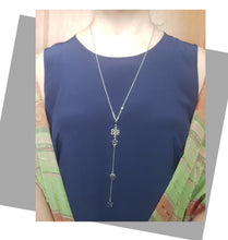 Load image into Gallery viewer, Contemporary Necklace - Silver Tone Pendant: Metal chain (Product ref: N304-S)
