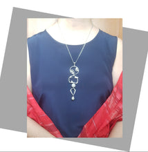 Load image into Gallery viewer, Contemporary Necklace - Silver Tone Pendant: Metal chain (Product ref: N316)
